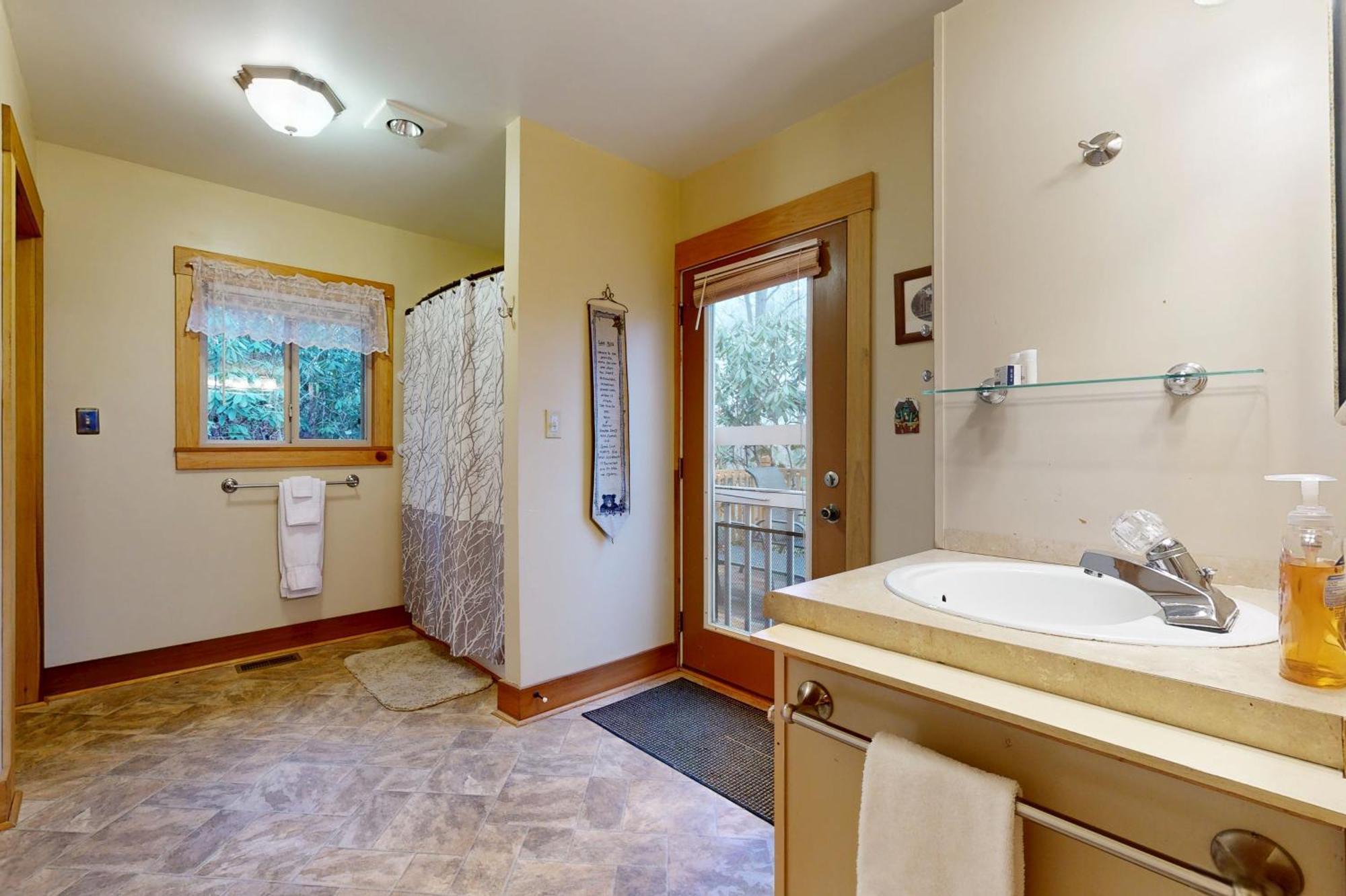 2 Bed 2 Bath Vacation Home In Whittier V Exterior foto